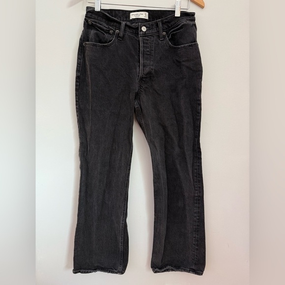 Abercrombie & Fitch Baggy Low Rise Jean | Size 27/4 Short Length - Picture 2 of 9